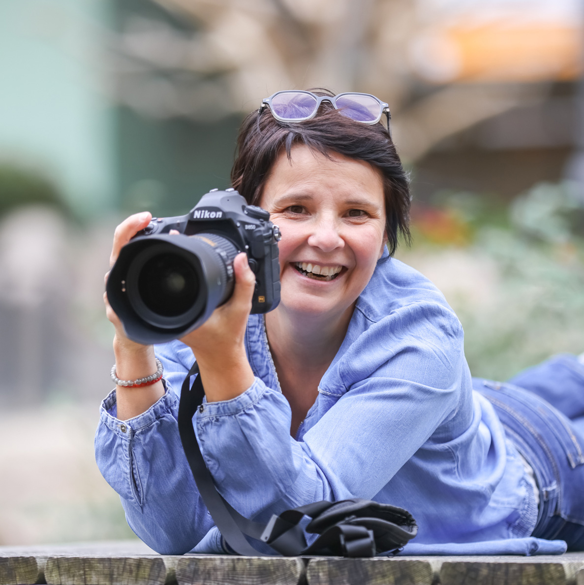 Michèle Gabet photographie Portrait en extérieur par Eric Pothier photographe