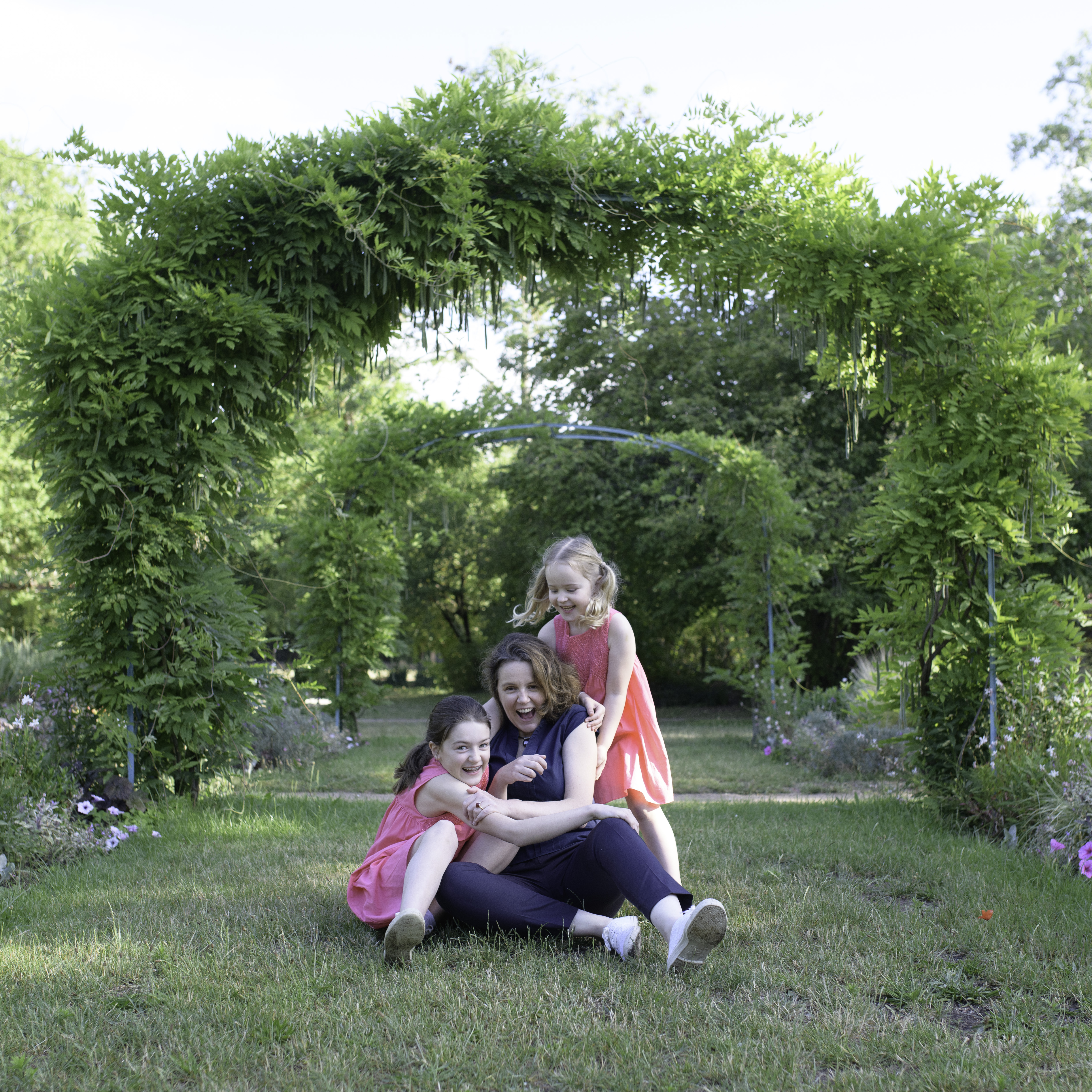 seance photo famille extérieur parc des ibis. Le vésinet. Michèle Gabet PHotographie