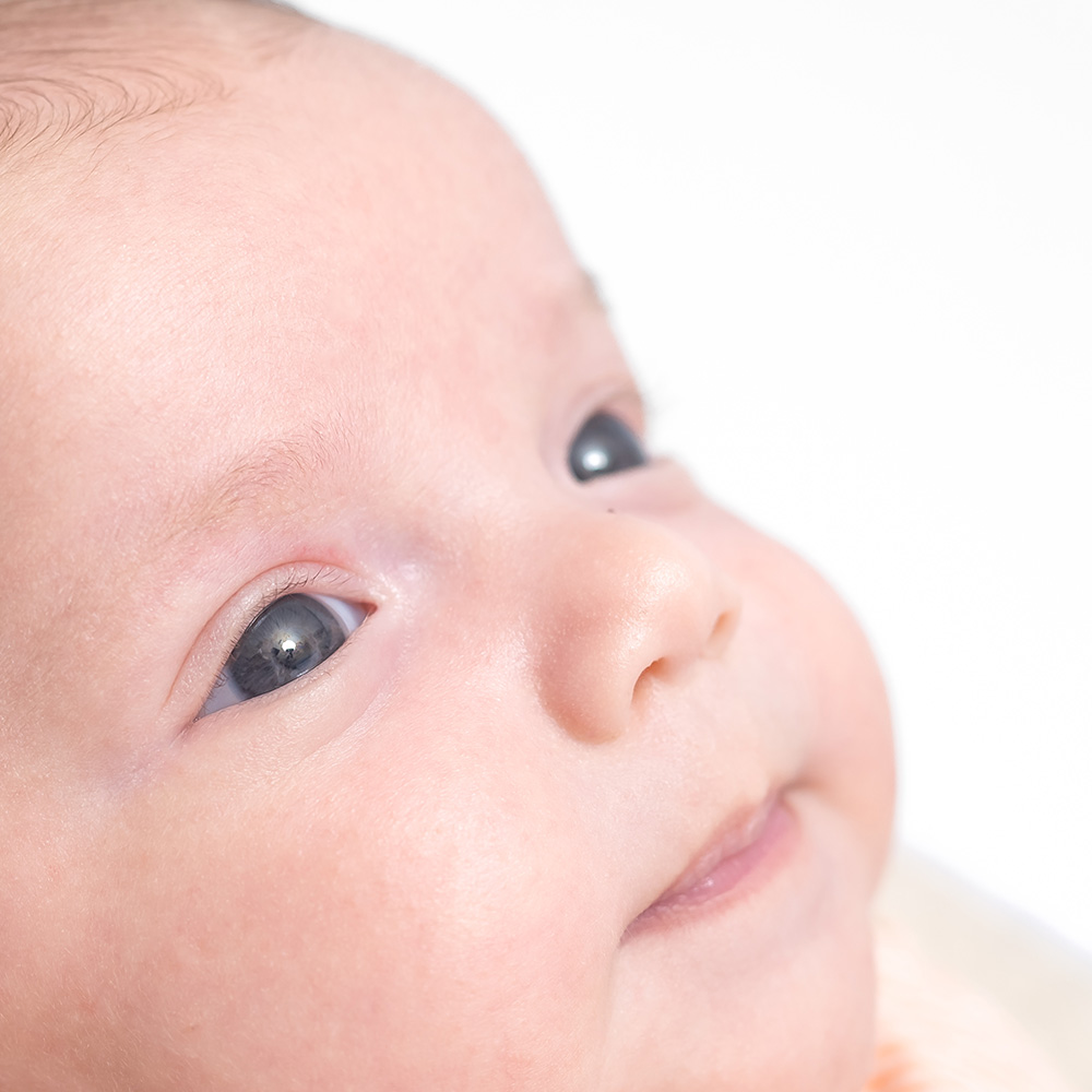 photo de bébé en gros plan. détails visage.