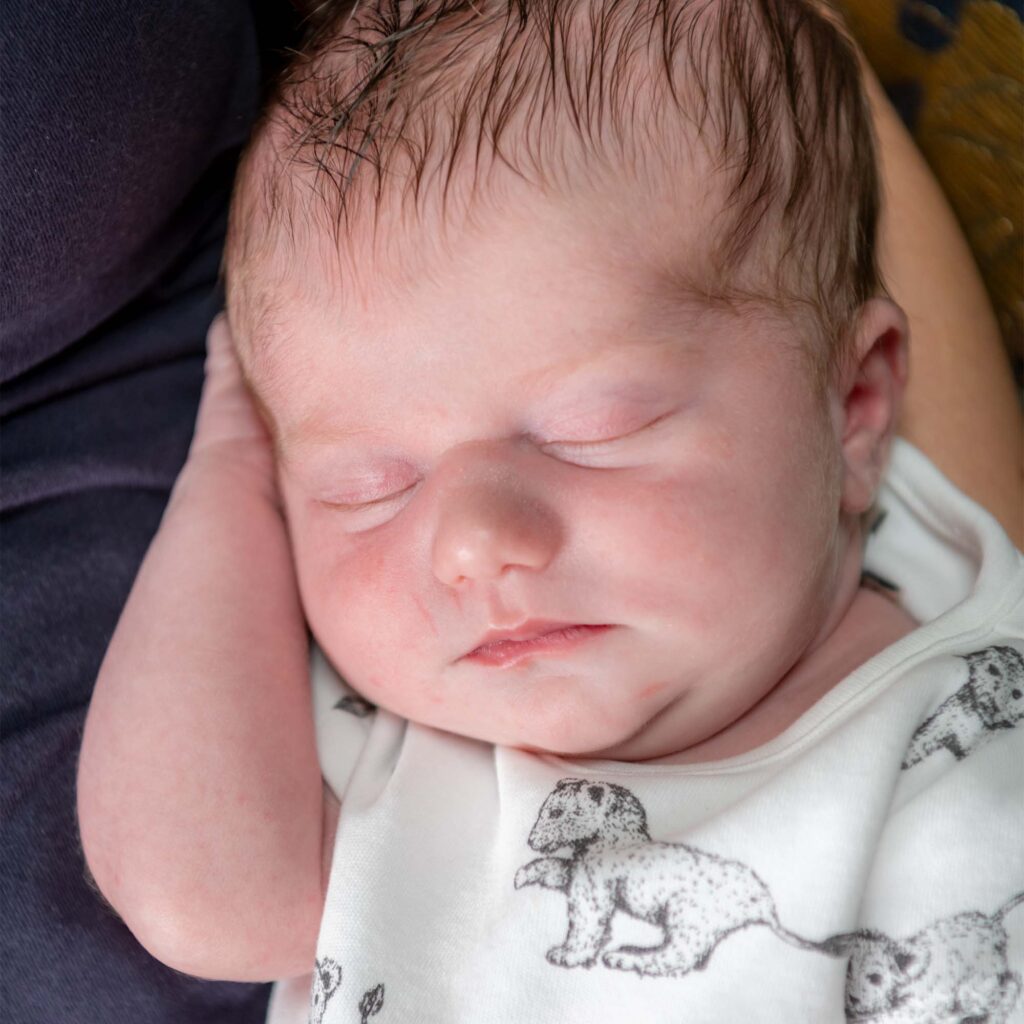 portrait bébé à domicile. Rueil-Malmaison. Michèle Gabet photographie