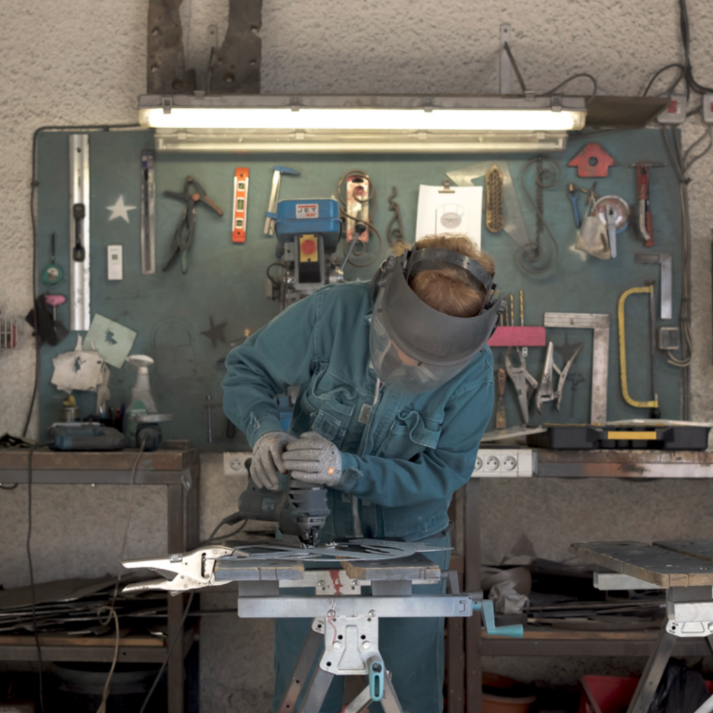 Atelier Brindilles à Carrières sur Seine, Ferronnerie d'art. Reportage photo métier de Michèle Gabet Photographie