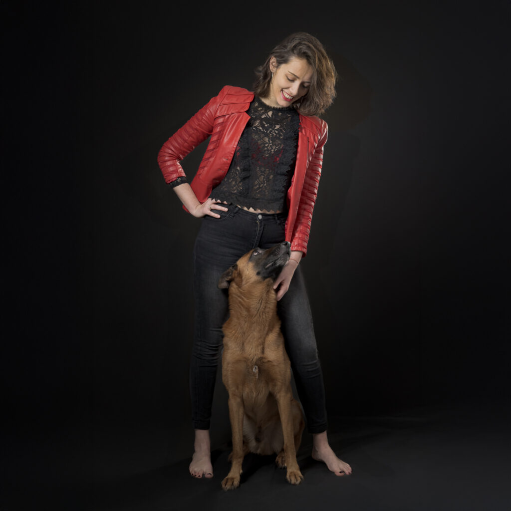 Chien, malinois. Séance photo animal de compagnie AU STUDIO à Rueil-Malmaison. Michele Gabet photographie.