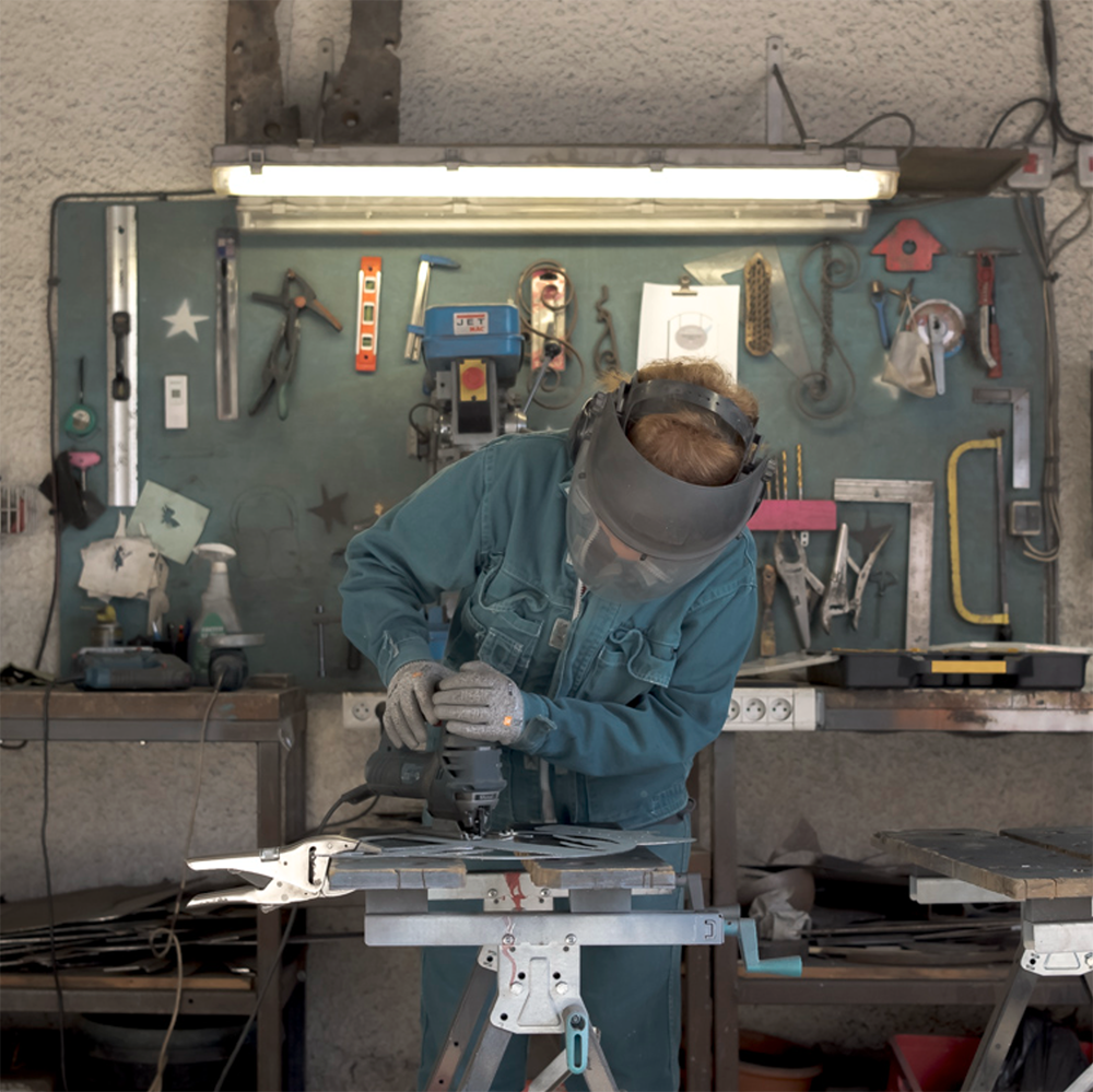 Atelier Brindilles à Carrières sur Seine, Ferronnerie d'art. Reportage photo métier de Michèle Gabet Photographie