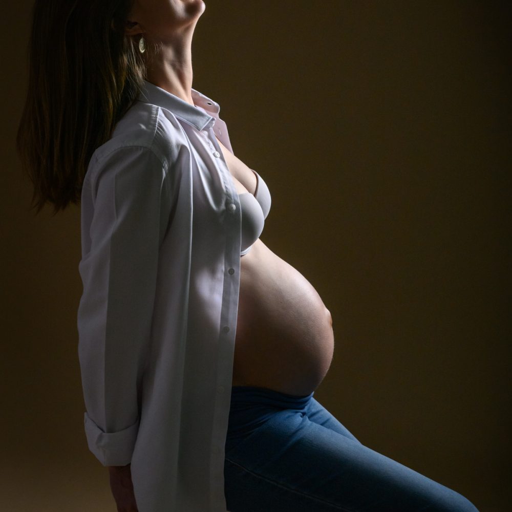 séance photo de grossesse AU STUDIO